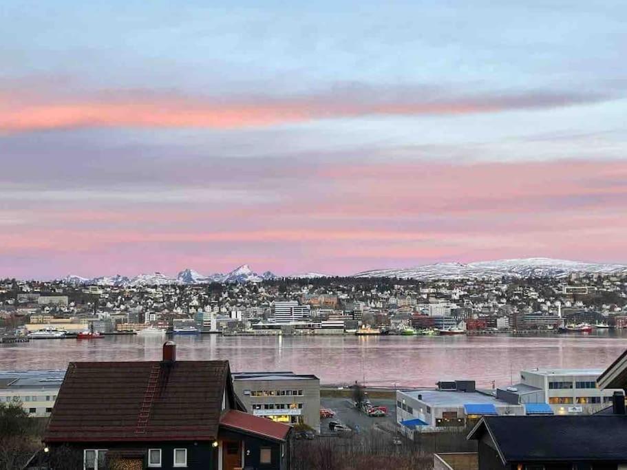 Ferienwohnung Cosy Flat Near Cable Car And The Arctic Cathedral Tromsø Exterior foto